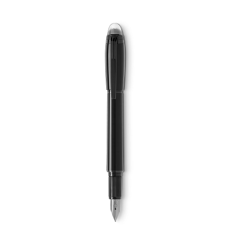 Montblanc StarWalker BlackCosmos Precious Resin Fountain Pen M (129744) е модерна луксозна писалка, вдъхновена от тайнствената дълбочина на Космоса. Корпусът и капачката са изработени от блестяща черна благородна смола, допълнена от елегантни детайли с черно PVD покритие. Патентованата плаваща емблема Montblanc над полупрозрачния сив купол придава емблематичната идентичност на StarWalker, а ръчно изработеното 14K златно перо с рутениево покритие, размер M, осигурява плавна, наситена и прецизна линия. Отличният баланс, монохромният дизайн и безупречната изработка превръщат модела в изключителен избор за професионалисти, ценители на съвременната естетика и колекционери на Montblanc.