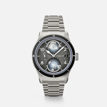 Швейцарски автоматичен часовник Montblanc с 42 mm титаниев корпус без кислород, тъмносив ледников циферблат, два въртящи се глобуса, World Time функция и регулируема титаниева гривна.
