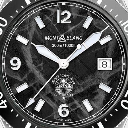 Професионален швейцарски дайвърски часовник Montblanc с 41 mm стоманен корпус, черен ледников циферблат, автоматичен механизъм MB 24.17, двуцветен керамичен безел и регулируема стоманена верижка.