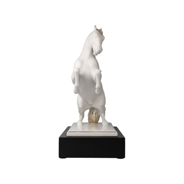Порцеланова фигура Goebel 