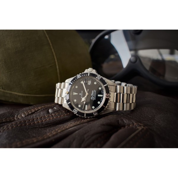 SKYDIVER 70s Date