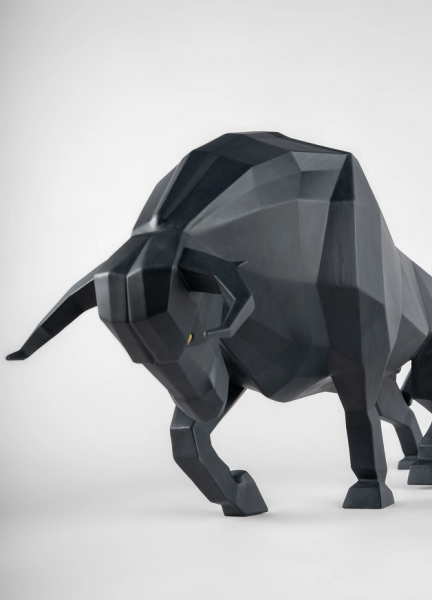 Порцеланова фигура Lladró - Bull (matte black) Sculpture