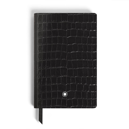 Montblanc Small Notebook in Croco-Embossed Leather, Black – Lined Pages (MB135975) е луксозен тефтер с корица от естествена телешка кожа с елегантен крокодилски релеф. Разполага със 76 листа с редове, матова хартия без покритие и компактен формат 90 × 140 mm, който го прави идеален за ежедневни бележки, срещи и пътувания. Ръчно изработен в Италия, този модел съчетава изискан дизайн, първокласни материали и характерното качество на Montblanc.