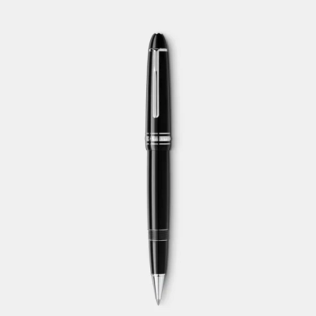 Montblanc Meisterstück Platinum-Coated LeGrand Rollerball (132451) е емблематичен ролер, който съчетава неподвластния на времето дизайн на колекцията Meisterstück с модерната елегантност на платинено покритите детайли. Изработен от черна благородна смола (Precious Resin), с платинено покрит клипс с индивидуален сериен номер и легендарната бяла емблема Montblanc, този модел предлага изключително плавно и прецизно писане с оригиналните пълнители Montblanc Rollerball. Размерът LeGrand осигурява отличен комфорт и баланс, което го превръща в идеален избор за професионалисти, ценители на луксозните пишещи инструменти и колекционери, които търсят символ на престиж, традиция и безкомпромисно качество.