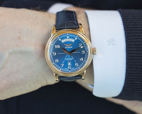 Часовник Aviator DOUGLAS DAY-DATE 45