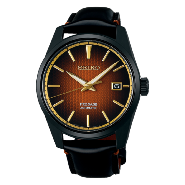 Seiko Presage Sharp Edged ‘Kabuki’ SPB331J1 е лимитиран автоматичен часовник, създаден в едва 2 000 броя за света. Отличава се с градиентен Kakiiro циферблат с традиционен Asanoha мотив, черен Hard Coating корпус 39,3 мм, сапфир-кристал и автоматичен калибър 6R35 с 70 часа резерв. Индивидуалният сериен номер и специалната черно-златиста кутия подчертават колекционерския характер на модела.