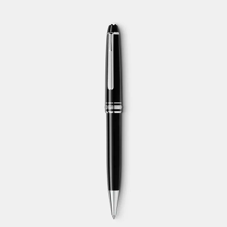 Montblanc Meisterstück Platinum-Coated Classique Ballpoint (132446) е емблематична луксозна химикалка, която съчетава почти вековното наследство на колекцията Meisterstück с модерната елегантност на платинено покритите детайли. Изработена от черна благородна смола с емблематичната бяла звезда Montblanc, три платинено покрити пръстена и клипс с индивидуален сериен номер, тя предлага плавно и прецизно писане, отличен баланс и безупречен комфорт. Благодарение на своя непреходен дизайн и изключителна германска изработка, този модел е идеален избор за професионалисти, ценители и колекционери, които търсят пишещ инструмент с престиж, стил и дългогодишна стойност.