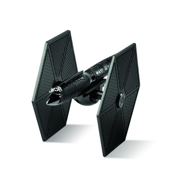 S.T. Dupont Star Wars Streamline-R TIE Fighter 251683 е изключителна лимитирана писалка, вдъхновена от емблематичния TIE Fighter на Галактическата империя и произведена в символична серия от само 1977 екземпляра – препратка към годината на премиерата на оригиналния Star Wars. Футуристичният корпус Streamline-R е изработен с Ceramium A.C.T. и матово черно PVD покритие, а корпусът и капачката са ръчно гилоширани с геометрични мотиви, вдъхновени от пилотската кабина на TIE Fighter. Клипсът носи символа на Galactic Empire, а пръстенът – логото Star Wars. Моделът е оборудван с 14-каратово златно перо M. Рядък колекционерски пишещ инструмент, в който S.T. Dupont превръща една от най-разпознаваемите машини от Star Wars в произведение на френското майсторство.