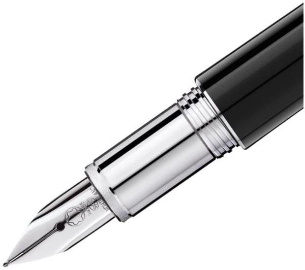 Montblanc StarWalker Urban Spirit Fountain Pen (115344) е модерна луксозна писалка, създадена за професионалисти с динамичен начин на живот. Корпусът от черна благородна смола е комбиниран с ергономична дръжка от неръждаема стомана и платинено покрити детайли, които подчертават минималистичния ѝ характер. Ръчно изработеното 14K (Au 585) златно перо с рутениево покритие, размер M, осигурява изключително плавно и прецизно писане, а емблематичната плаваща емблема Montblanc превръща модела в лесно разпознаваема икона на съвременния дизайн. Моделът 115344 е идеален избор за хора, които ценят функционалността, елегантността и легендарното качество на Montblanc.