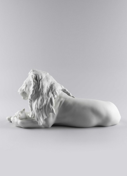 Порцеланова фигура Lladró - Lion with Cub Figurine