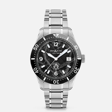 Професионален швейцарски дайвърски часовник Montblanc с 41 mm стоманен корпус, черен ледников циферблат, автоматичен механизъм MB 24.17, двуцветен керамичен безел и регулируема стоманена верижка.