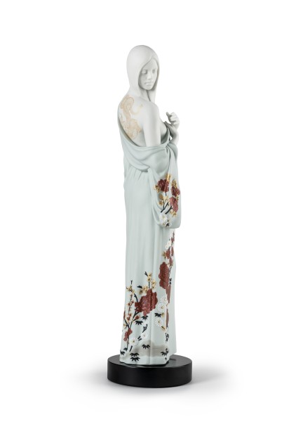 Порцеланова фигура Lladró – Beauty with Dragon Tatoo – Woman Figurine