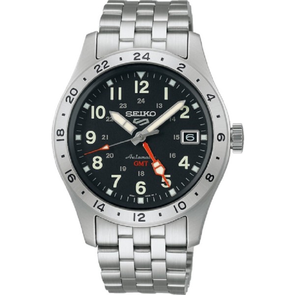 Seiko 5 Sports Field ‘Deploy’ Mechanical GMT SSK023K1 е автоматичен GMT часовник с черен field циферблат, контрастна GMT стрелка и стоманен корпус 39,4 мм. Калибър Seiko 4R34, 41 часа резерв на хода, извит Hardlex, LumiBrite, прозрачен заден капак и водоустойчивост 100 m съчетават приключенски характер, функционалност и класическа японска механика.